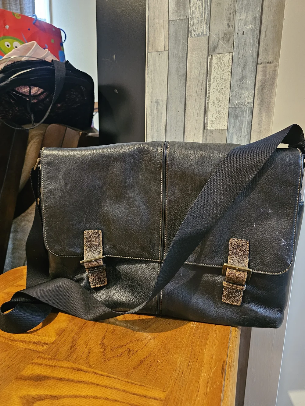 Men's Black Leather Messenger Bag with Adjustable Strap